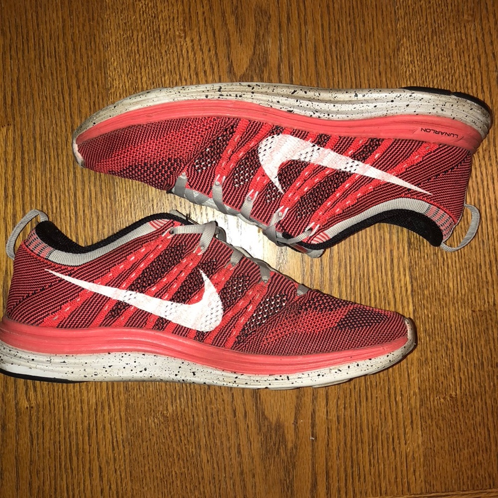 USED Nike Flyknit One’s